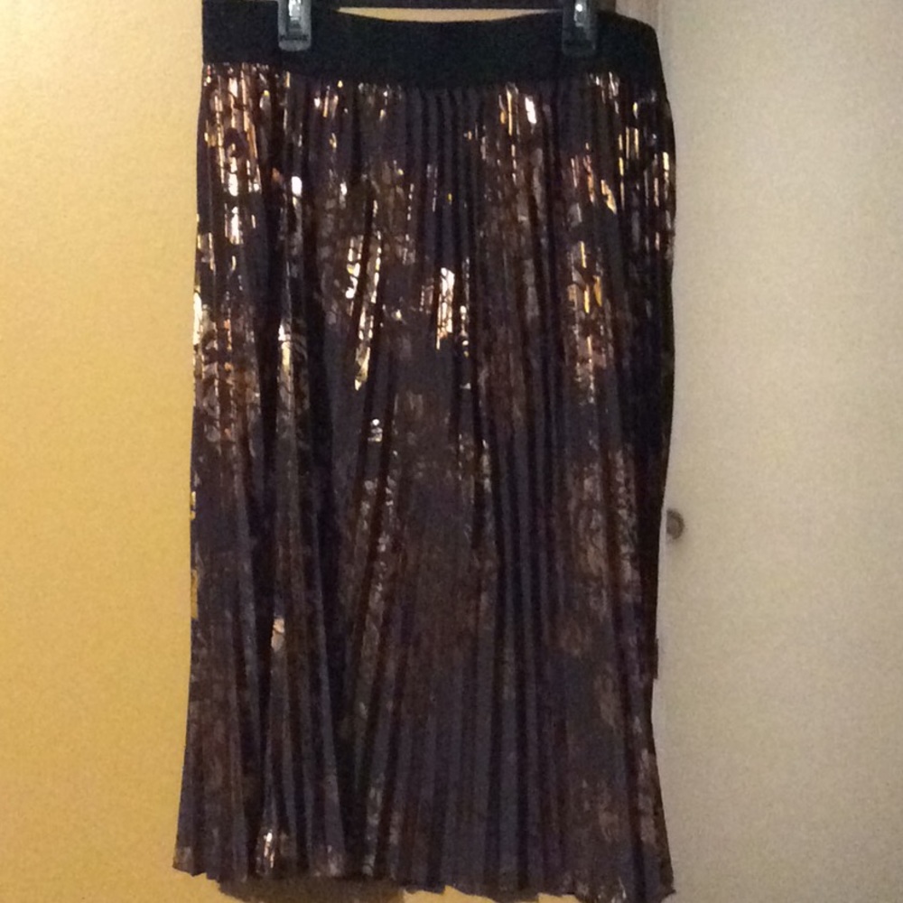 Lularoe Elegant pleated brown & gold foil skirt